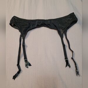 ✨️3/$25✨️ La SENZA Black Garter Belt
